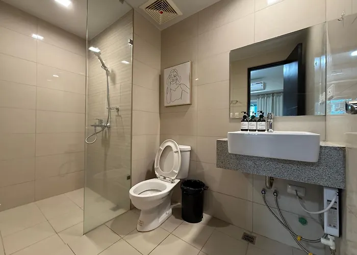 Luxury Modern Seaview 2br With Massage Chair, 1min To Okada Casino 5mins To Airsports Moa Solaire With 2 Infinity Pool And Gym *