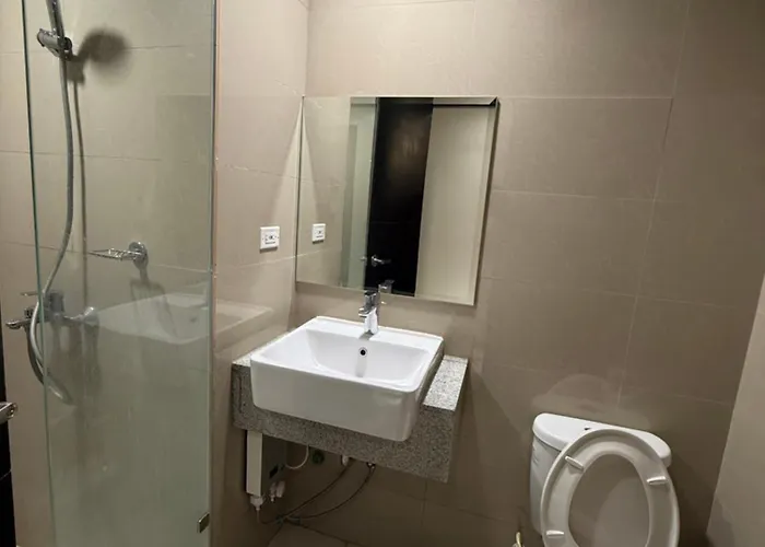 Luxury Modern Seaview 2br With Massage Chair, 1min To Okada Casino 5mins To Airsports Moa Solaire With 2 Infinity Pool And Gym 马尼拉