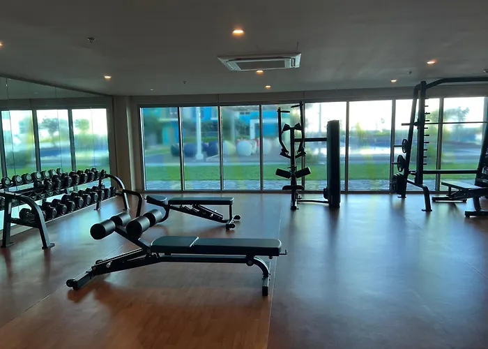 Luxury Modern Seaview 2br With Massage Chair, 1min To Okada Casino 5mins To Airsports Moa Solaire With 2 Infinity Pool And Gym *