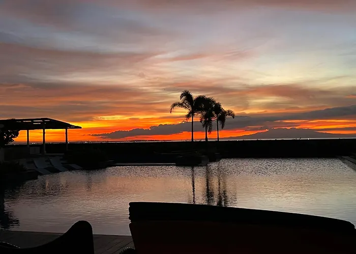 Luxury Modern Seaview 2br With Massage Chair, 1min To Okada Casino 5mins To Airsports Moa Solaire With 2 Infinity Pool And Gym * 马尼拉