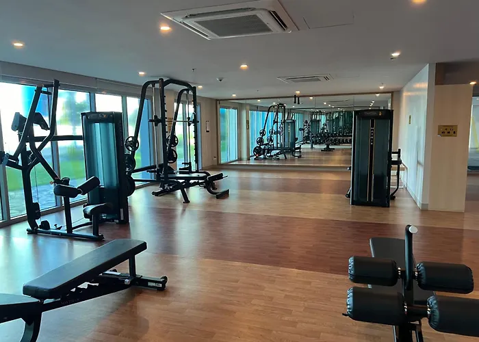 Luxury Modern Seaview 2br With Massage Chair, 1min To Okada Casino 5mins To Airsports Moa Solaire With 2 Infinity Pool And Gym 公寓 马尼拉